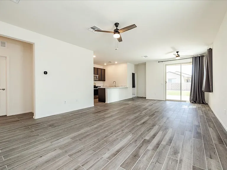 10560 W Waveland Dr — Photo 3