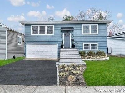 117 Radcliff Avenue, Port Washington, NY, 11050