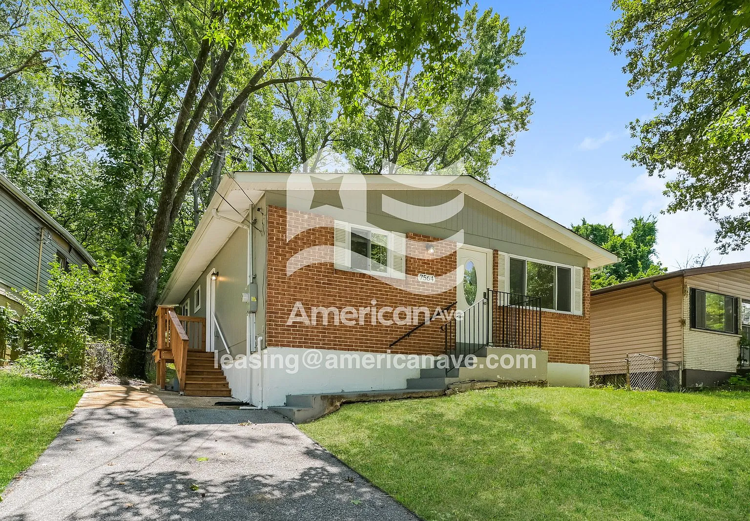 3 bed, 2.0 bath, 945 sqft, $1,260 — Photo 2