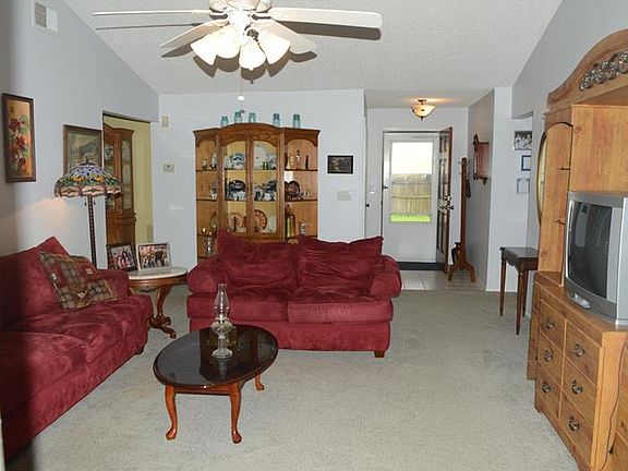 4th image of 1017 Pond Apple Ct