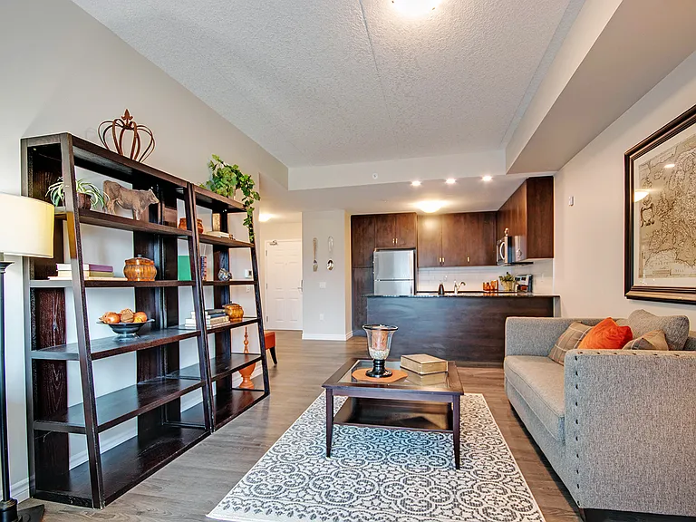 1045 Waterloo St — Photo 12