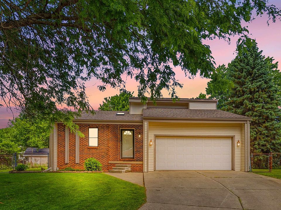 1st image of 514 Rochelle Ct
