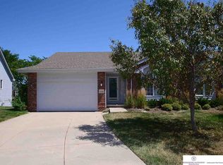 13304 Hillsborough Dr, Omaha, NE 68164