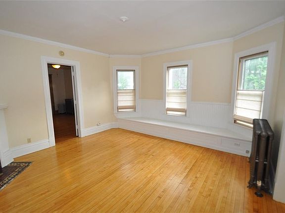 5th image of 37 Perrin St