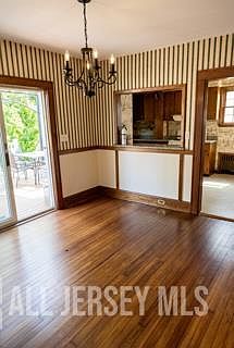 4th image of 418 Locust Ave