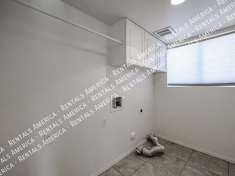 2361 W Myrtle Dr — Photo 26