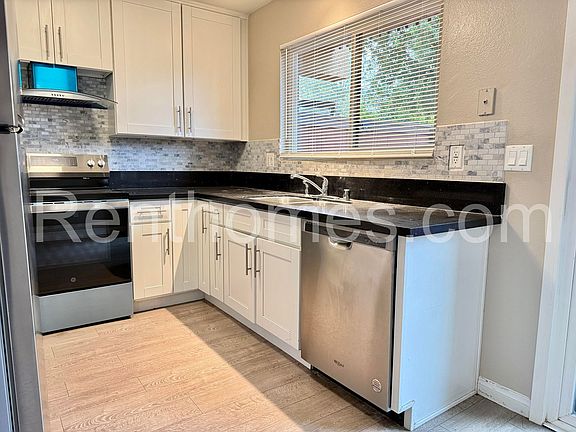 5th image of 9405 Gold Coast Dr Unit A8