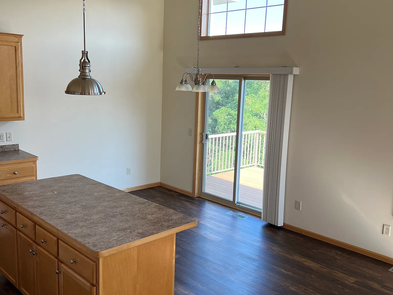 3 bed, 1885 sqft, $2,550 — Photo 3