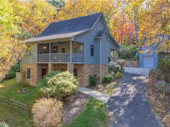 826 Jonathan Dr, Lowgap, NC 27024