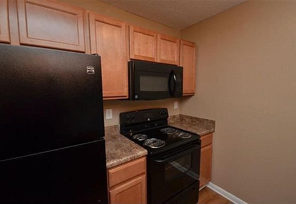 2 Bedroom Upgraded Kitchen