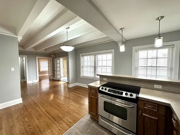 910 Ward Pkwy, Kansas City, MO 64112