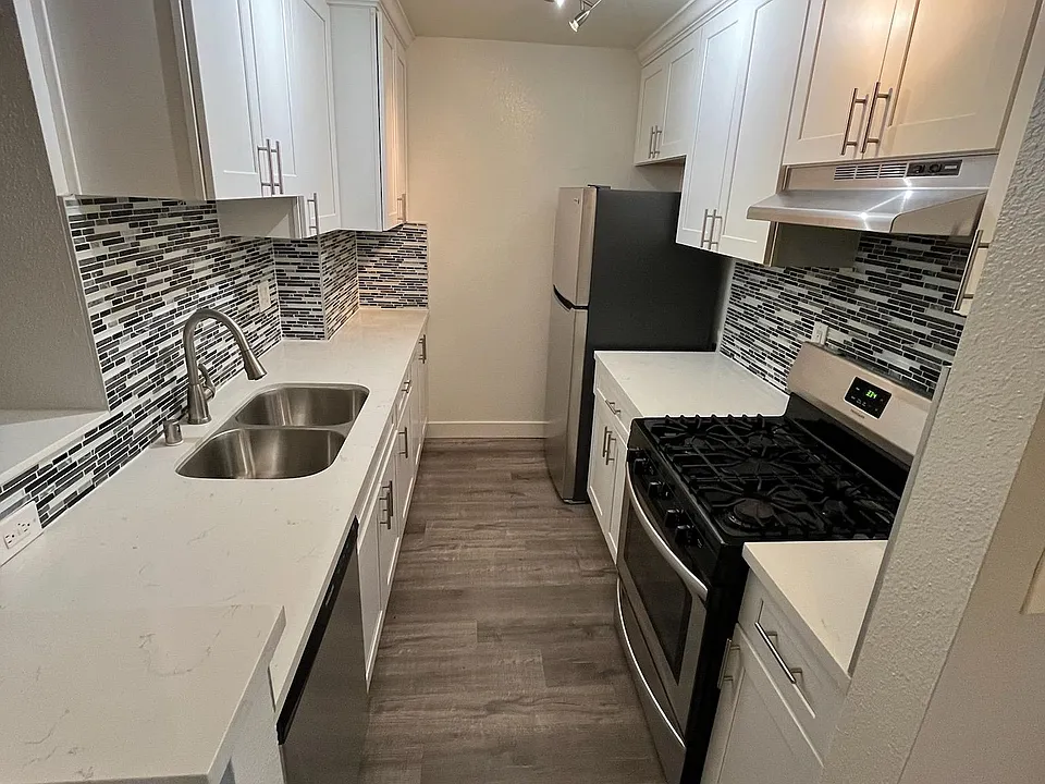 Bakman Apartments
