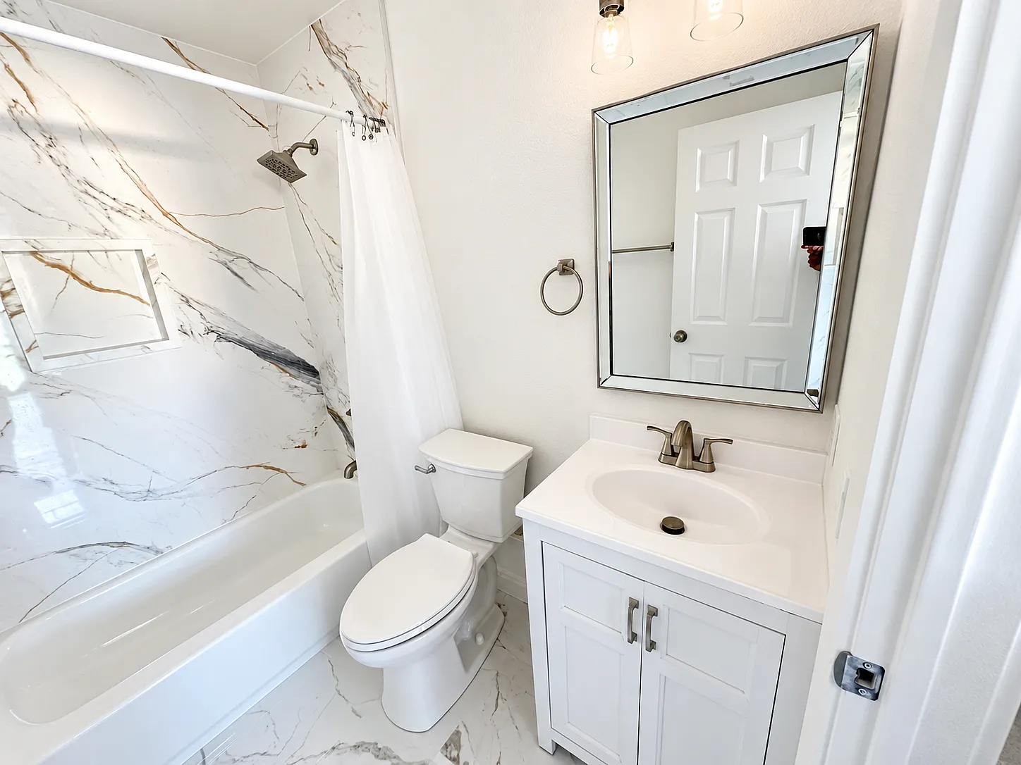 2 bed, 625 sqft, $3,550 — Photo 4