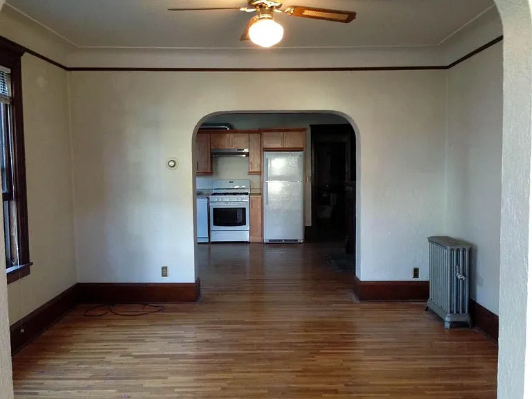 330 4th St NE #1 — Photo 5