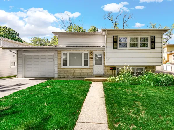 319 Park Dr, Northbrook, IL 60062
