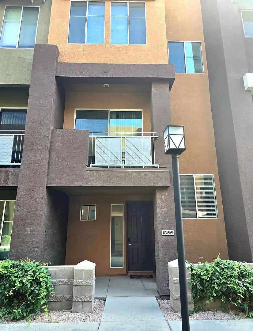 Building Photo - 6605 N 93rd Ave #1086