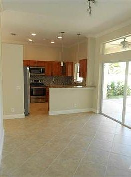 5th image of 937 Tanglewood Cir