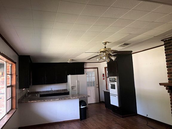 4th image of 171 Bishop Dr