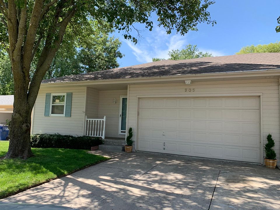 Front showing garage