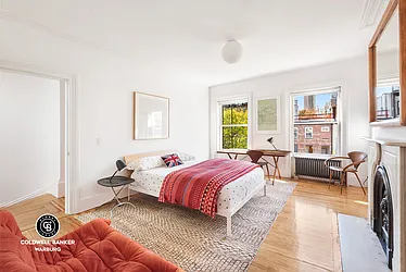 Rented by Coldwell Banker Warburg