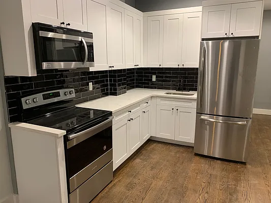 Rented by Premier Metro Realty Corp | media 2