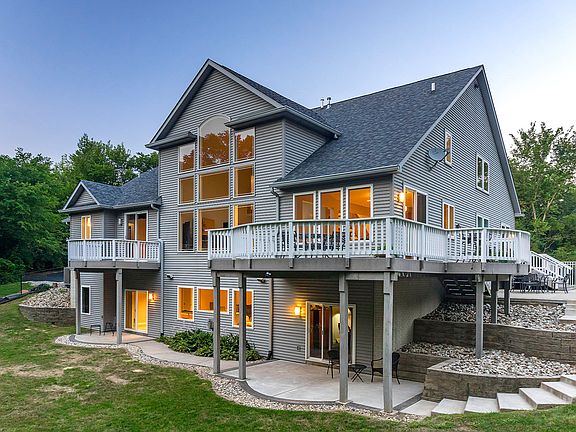 4th image of 330 Woodland Dr