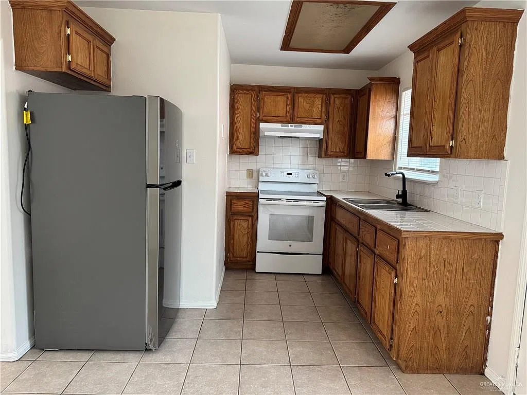 2 bed, 2.0 bath, 972 sqft, $900 — Photo 3