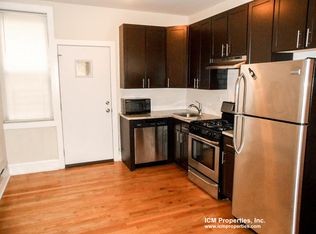 2892 N Clark St #1F, Chicago, IL 60657
