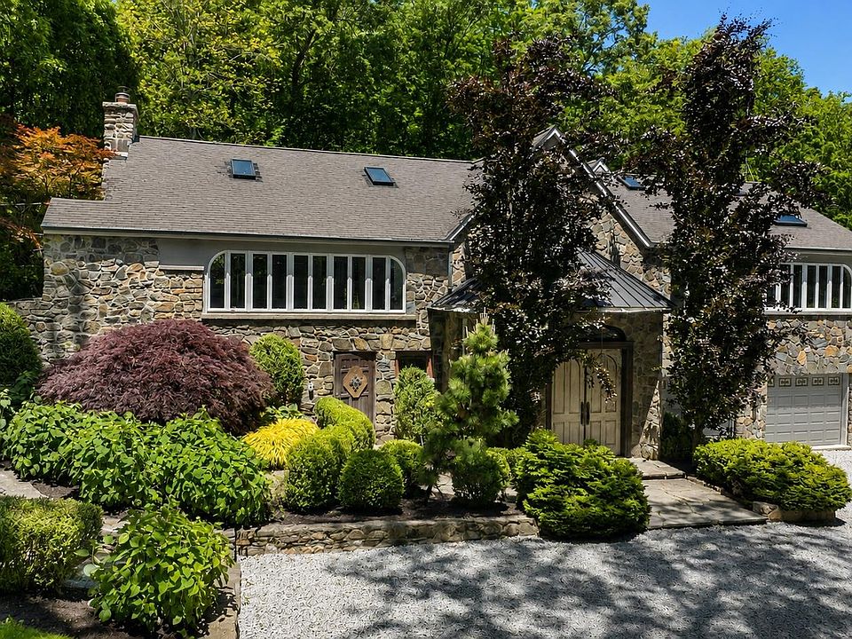 1st image of 481 Mount Airy Road E