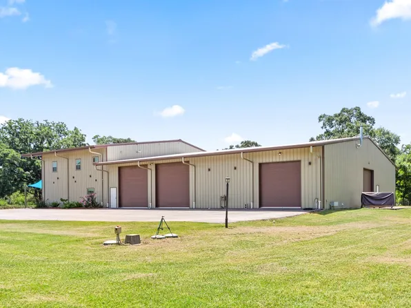 659 Brit Bailey Blvd, Angleton, TX 77515