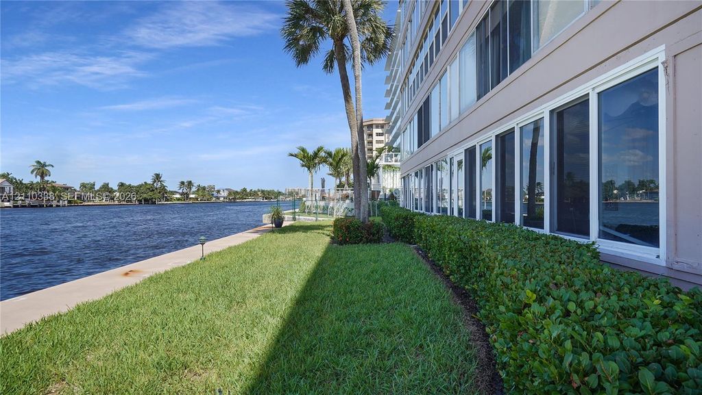401 N Riverside Dr APT 105, photo 8