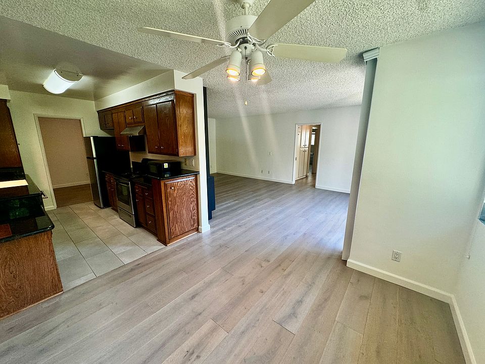 1st image of 1400 California Ave #105B