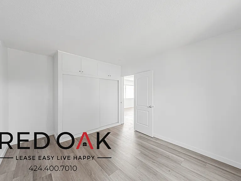 8720 Owensmouth Ave #9 — Photo 8