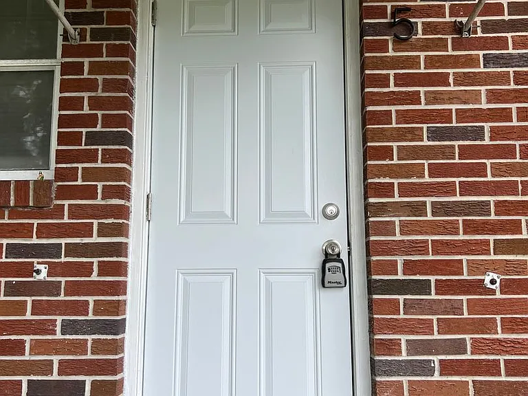 Kirk — Photo 1