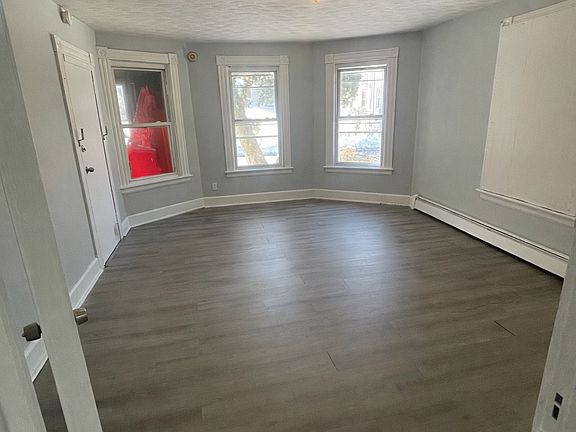 2nd image of 50 Lasalle St #1W
