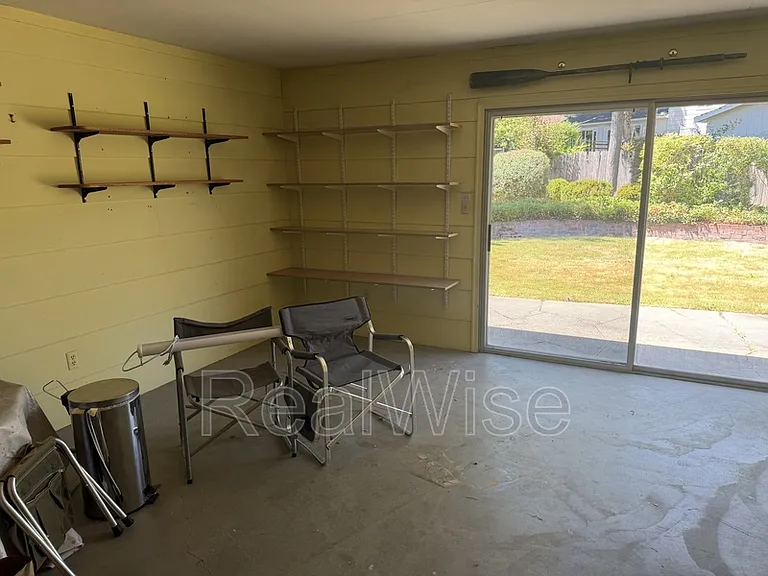 710 NW Midland Ave — Photo 64