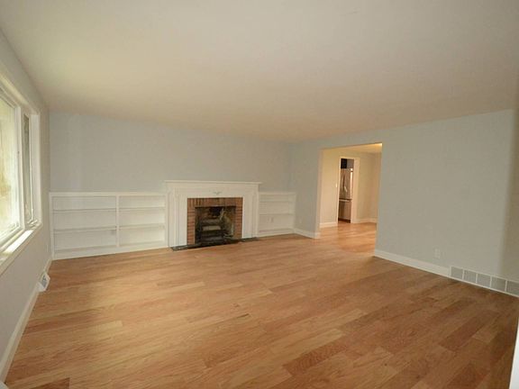 4th image of 184 Clearfield Dr