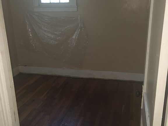 5th image of 15609 La Salle Blvd