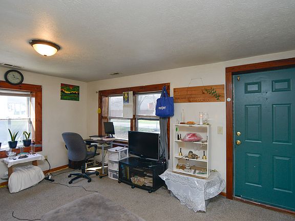 5th image of 1313 S Riley Ave