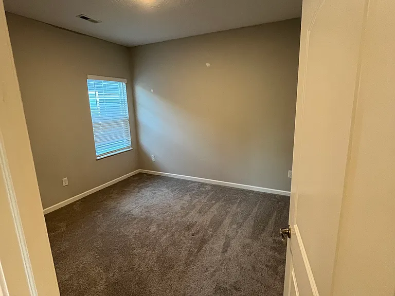 514 Curry Dr — Photo 7