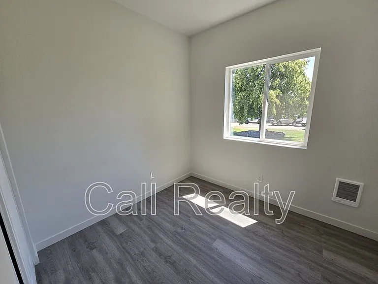 4215 N Locust Rd #A — Photo 10