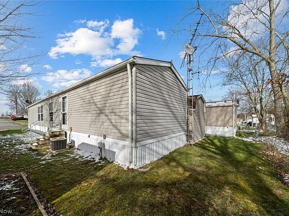 4th image of 108 Cedarwood St