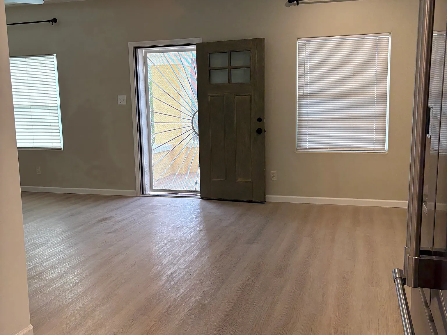 2 bed, 882 sqft, $1,750 — Photo 2