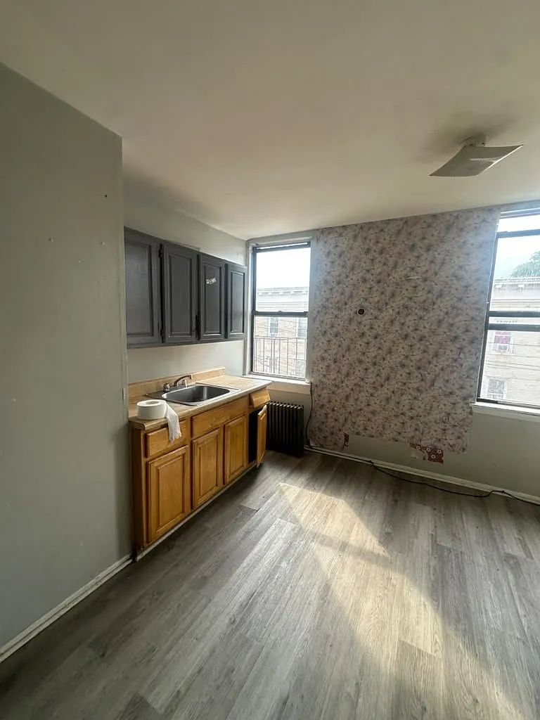 1 bed, 1.0 bath, $2,300 — Photo 3