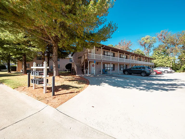Shadow Ridge Apartments — Photo 7
