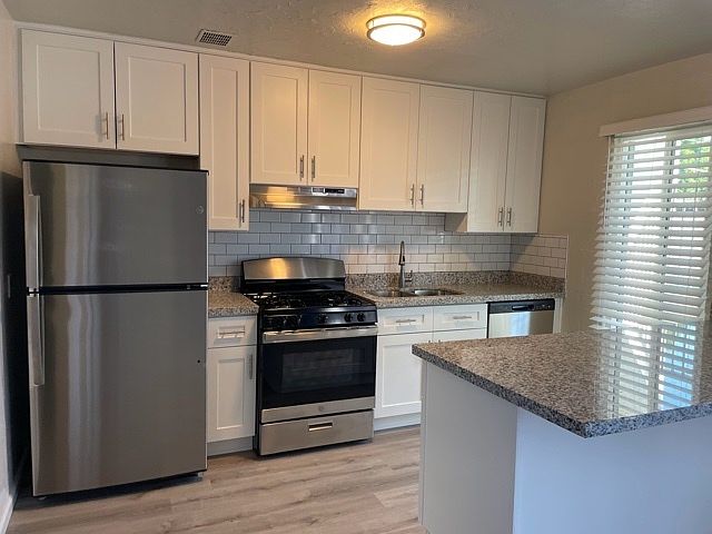 1st image of 408 W Earll Dr APT 6