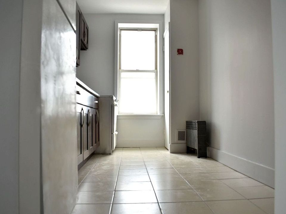 2nd image of 4315 Farragut Rd APT 3A