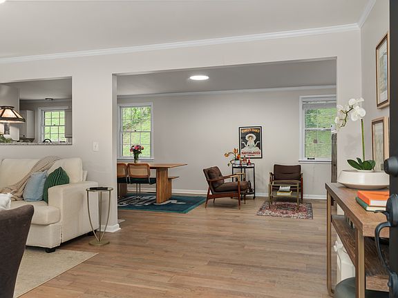 5th image of 654 Huntington Pkwy