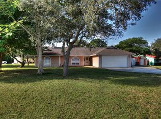 405 16th St SW, Vero Beach, FL 32962