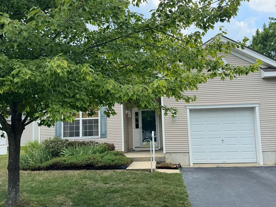 1st image of 66 Whitewater Dr